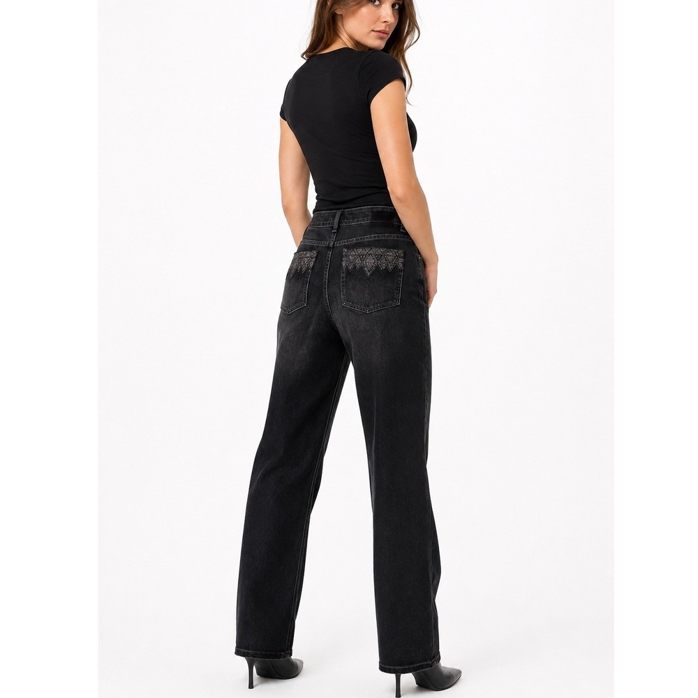 White House Black Market Blanc Boot Leg Jeans Black Rhinestone Pocket 8R